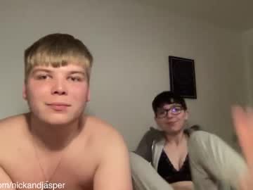 couple Free Nude Cams with nickandjasper