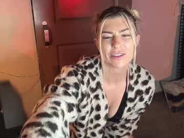 girl Free Nude Cams with chloecumz4u