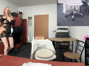 couple Free Nude Cams with legsl0ng