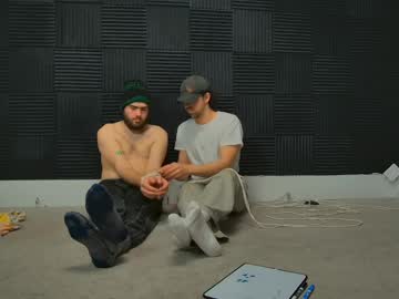 couple Free Nude Cams with caseyandfriends