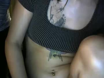 couple Free Nude Cams with themfmilf