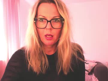 girl Free Nude Cams with esmimilf