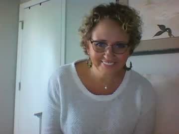girl Free Nude Cams with momnxtdoor