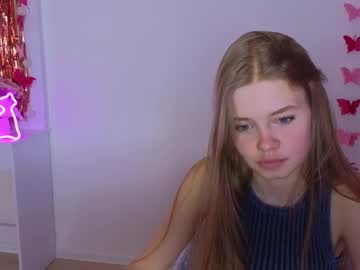 girl Free Nude Cams with riinaaa