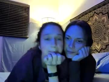 couple Free Nude Cams with sillygirlsxx