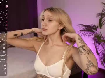 girl Free Nude Cams with ellie_lo